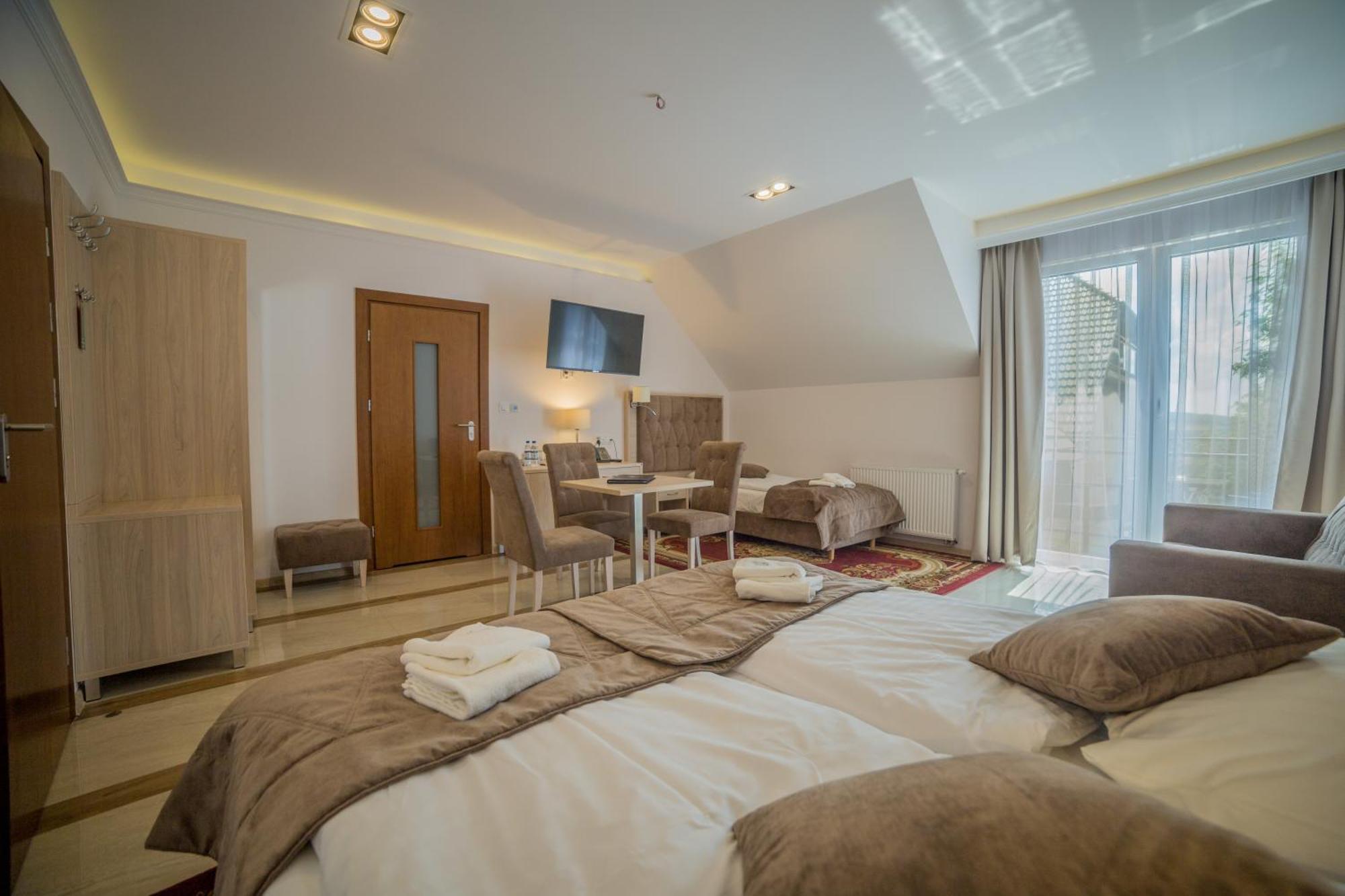 Wichrowe Wzgorze Chmielno Hotell Exteriör bild